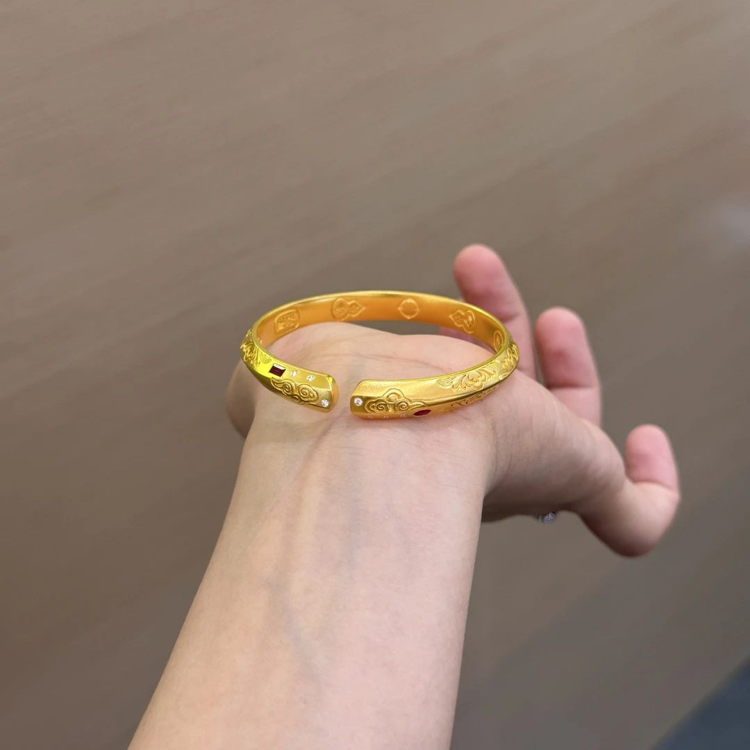 【菠萝珠宝】足金999 时尚点钻开口海棠未央手镯