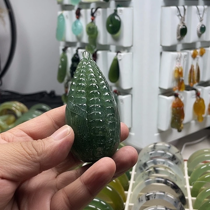 合金蛇纹石玉颈饰