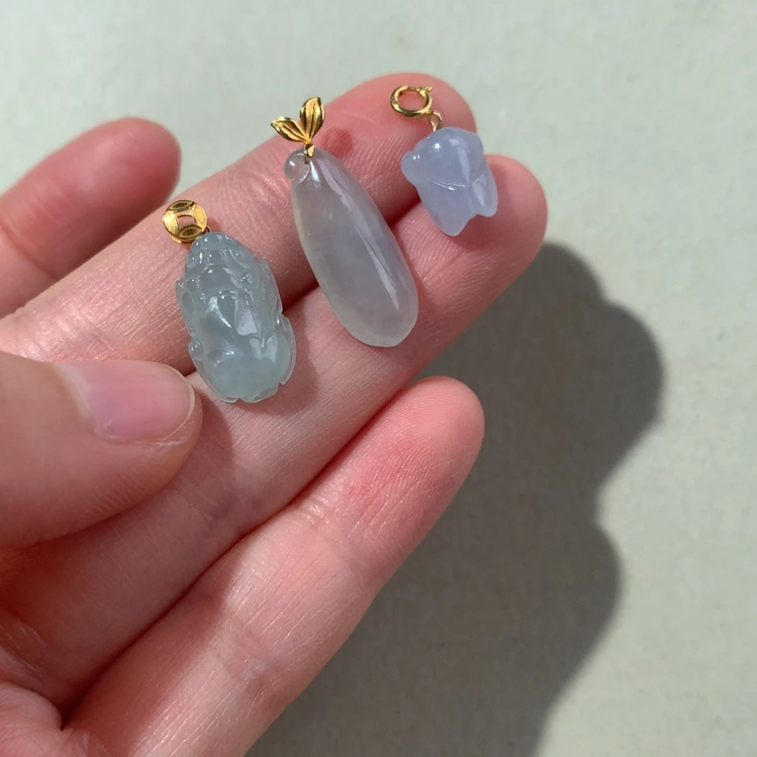 翡翠18K金镶嵌颈饰貔貅