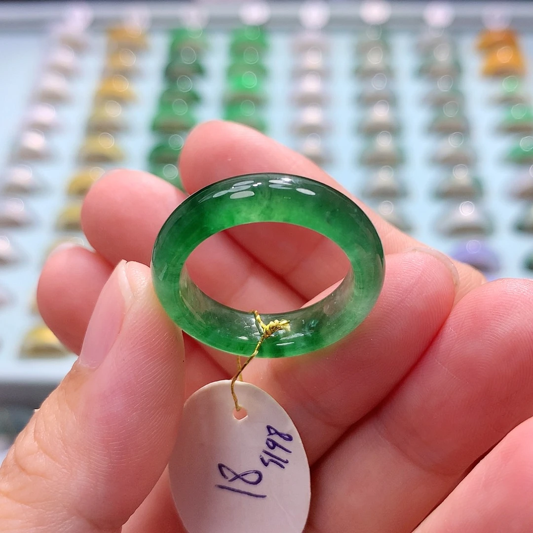 未镶嵌戒指翡翠18圈