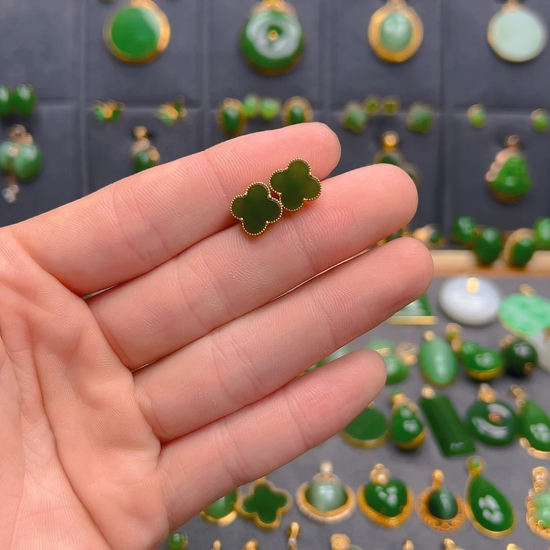 和田玉（碧玉）18K金镶嵌耳饰