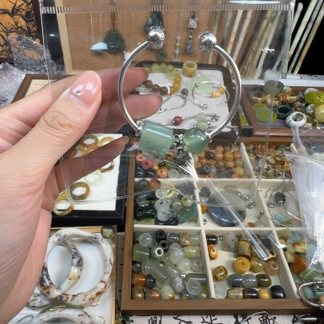 *****未镶嵌岫玉岫玉戒指搭配