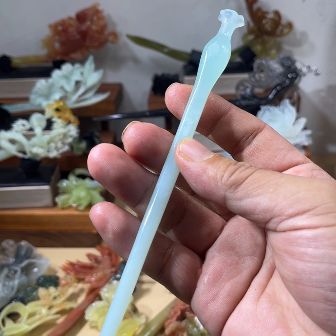凝***心蛇纹石玉未镶嵌发簪