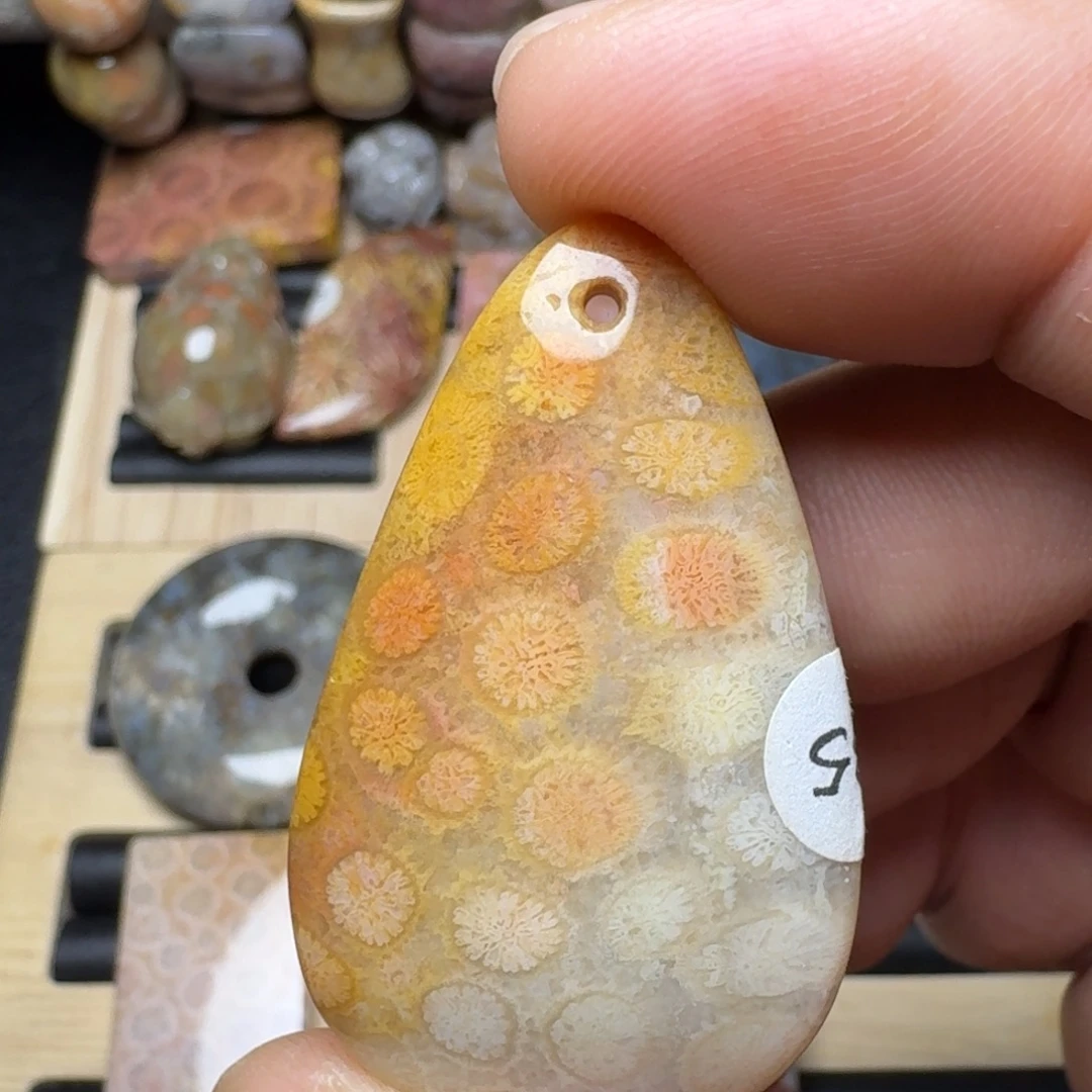 硅化玉未镶嵌纯天然色有机玉石保真色