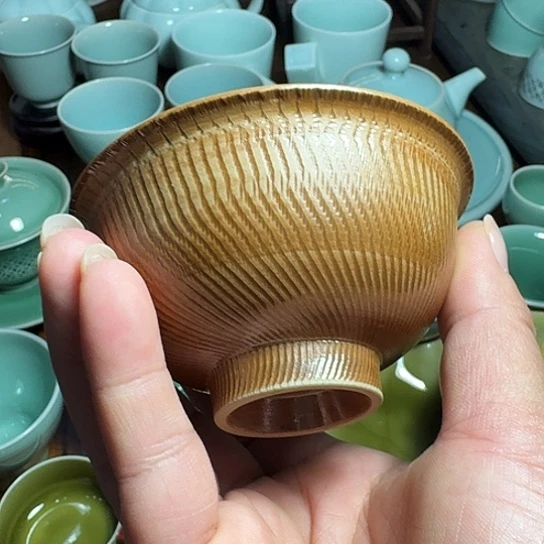 龙泉青瓷灰釉主人杯