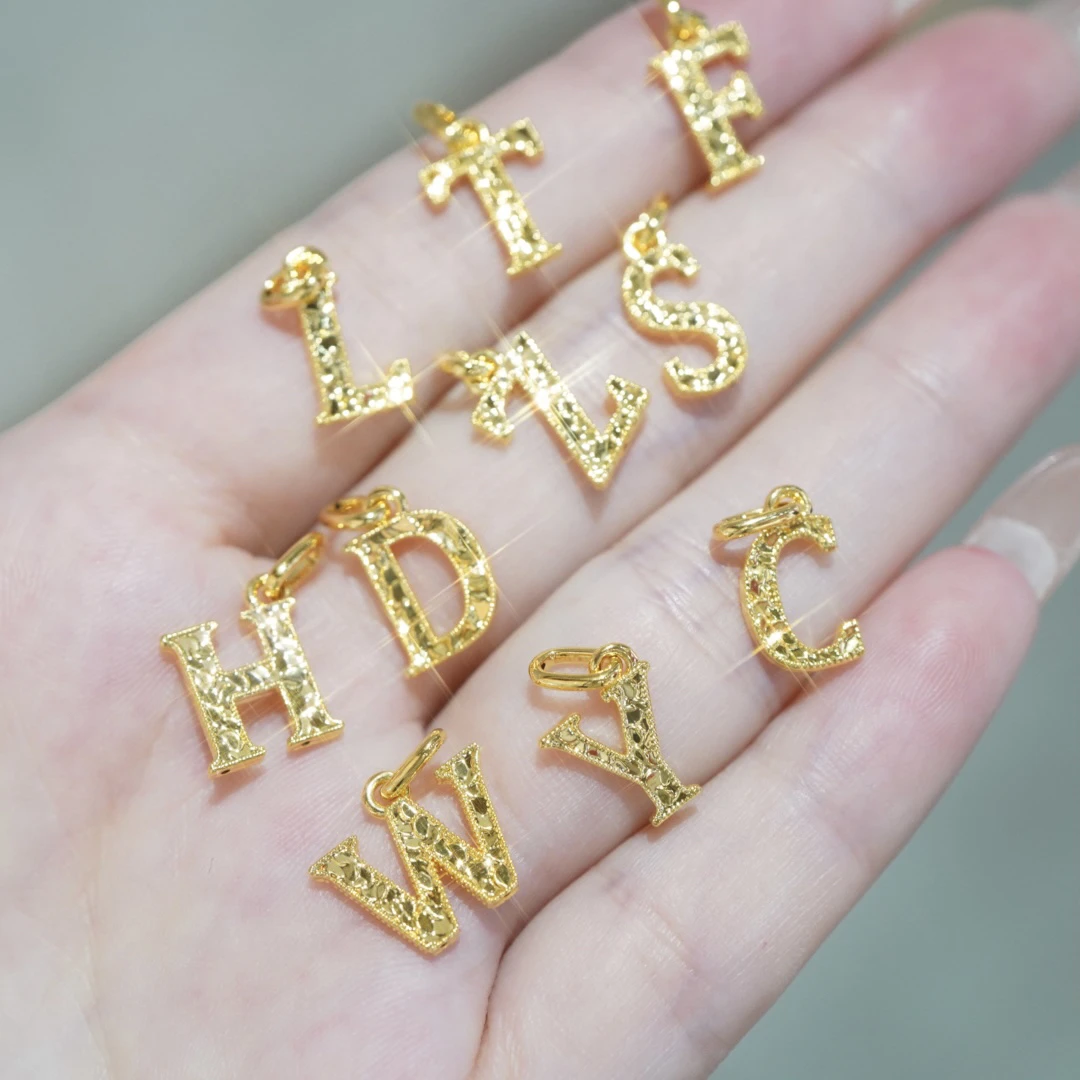 【宝曼珠宝】18K金原创设计字母轻奢风小滴溜金色多样性发货1件