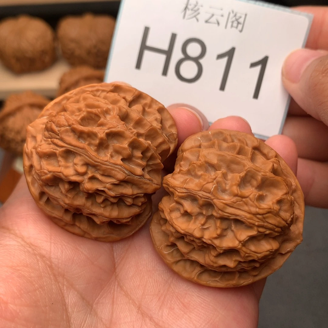 文玩核桃把件42红皮苹果园