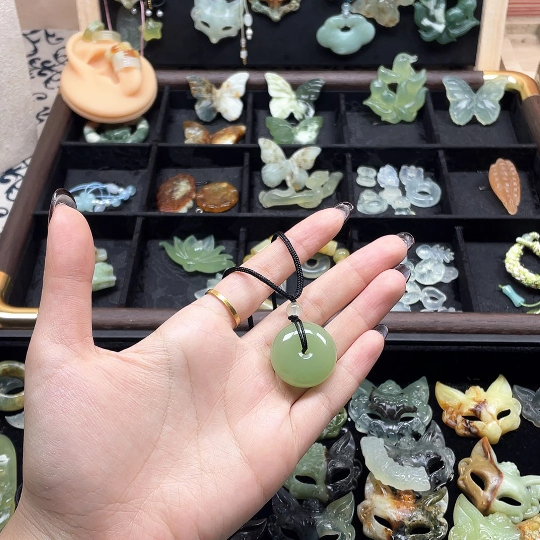 蛇纹石玉未镶嵌颈饰福利