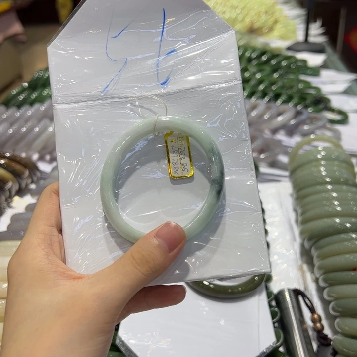 翡翠手镯未镶嵌青*木翡翠手镯