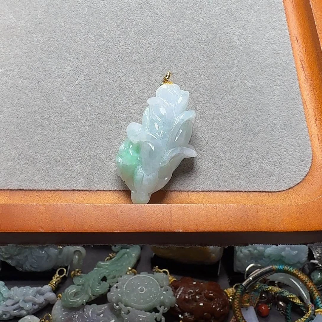 吊坠(赠链)未镶嵌翡翠