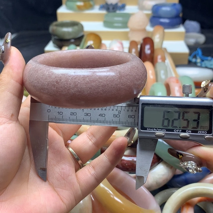 未镶嵌手镯石英质玉