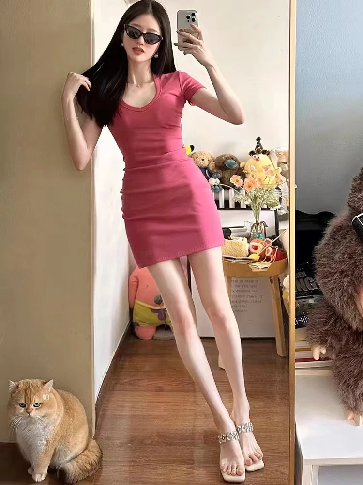 粉色u领短袖t恤连衣裙女夏季小个子修身性感辣妹包臀裙子纯欲短裙