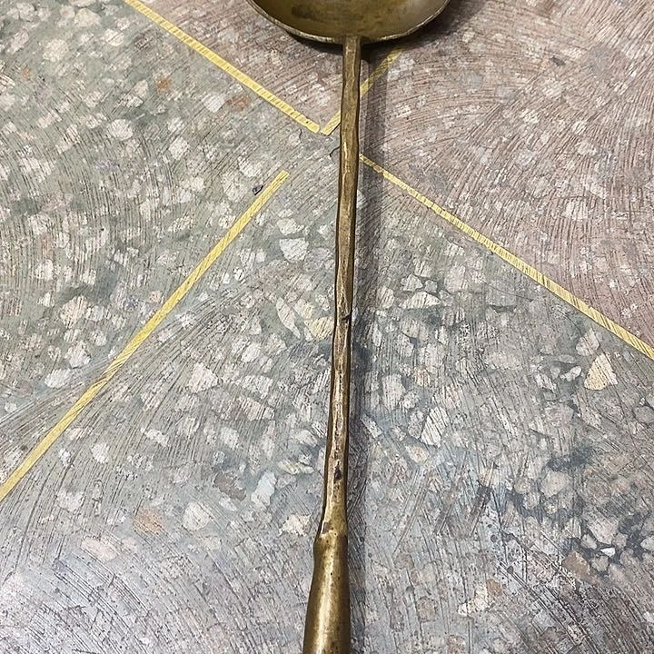 人****长老式铜器古朴厚重