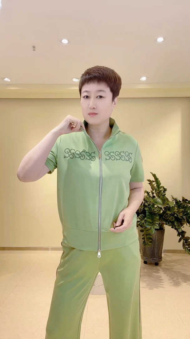 嘉莉丹-754#休闲立领烫钻中直筒裤套装