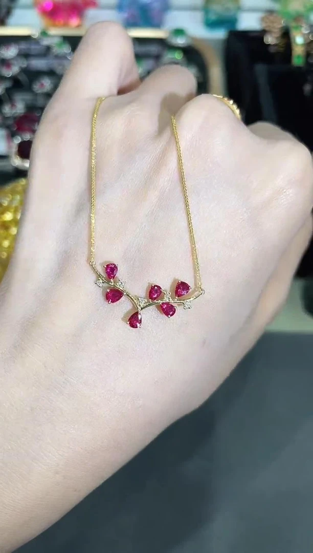 18K金镶嵌天然无烧红宝石项链锁骨链