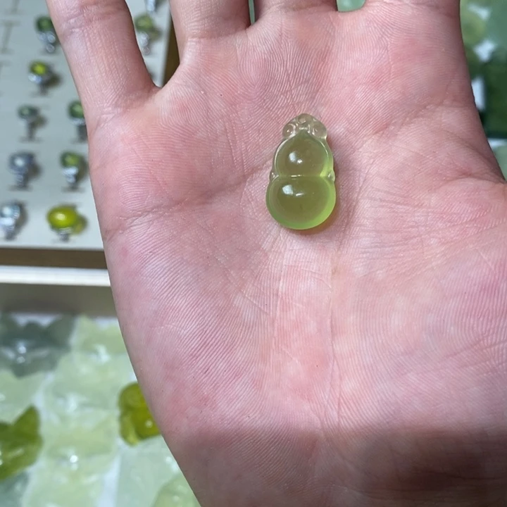 未镶嵌蛇纹石玉吊坠(不含链)