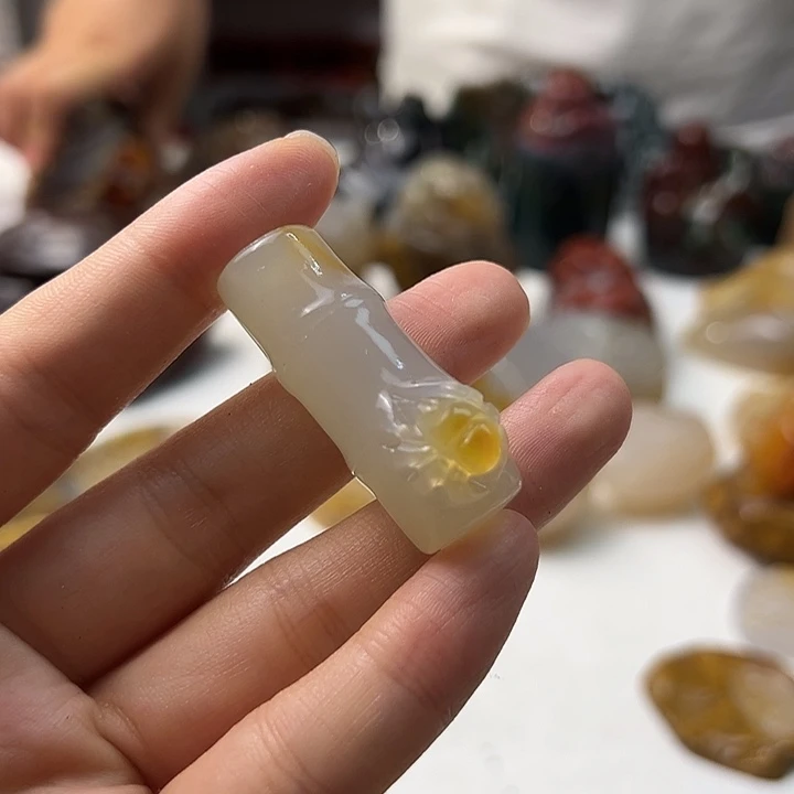 未镶嵌颈饰玛瑙/玉髓