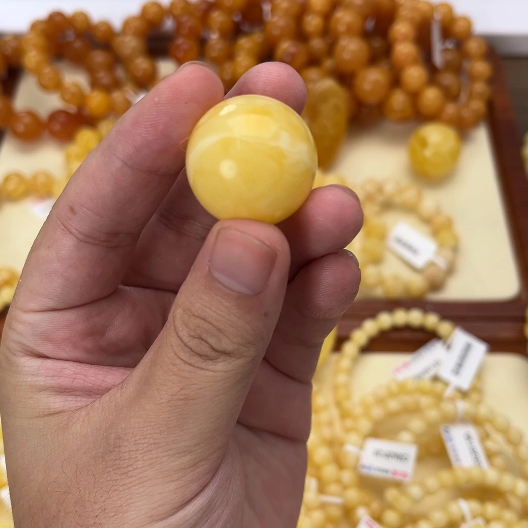 未镶嵌琥珀珠宝奇石