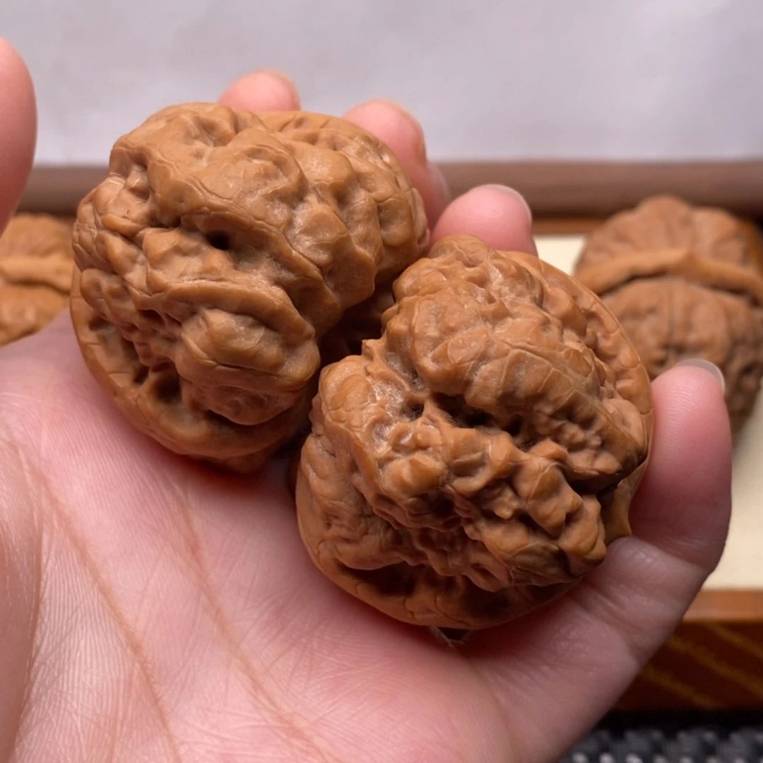 【闪购商品】把件文玩核桃边41左右