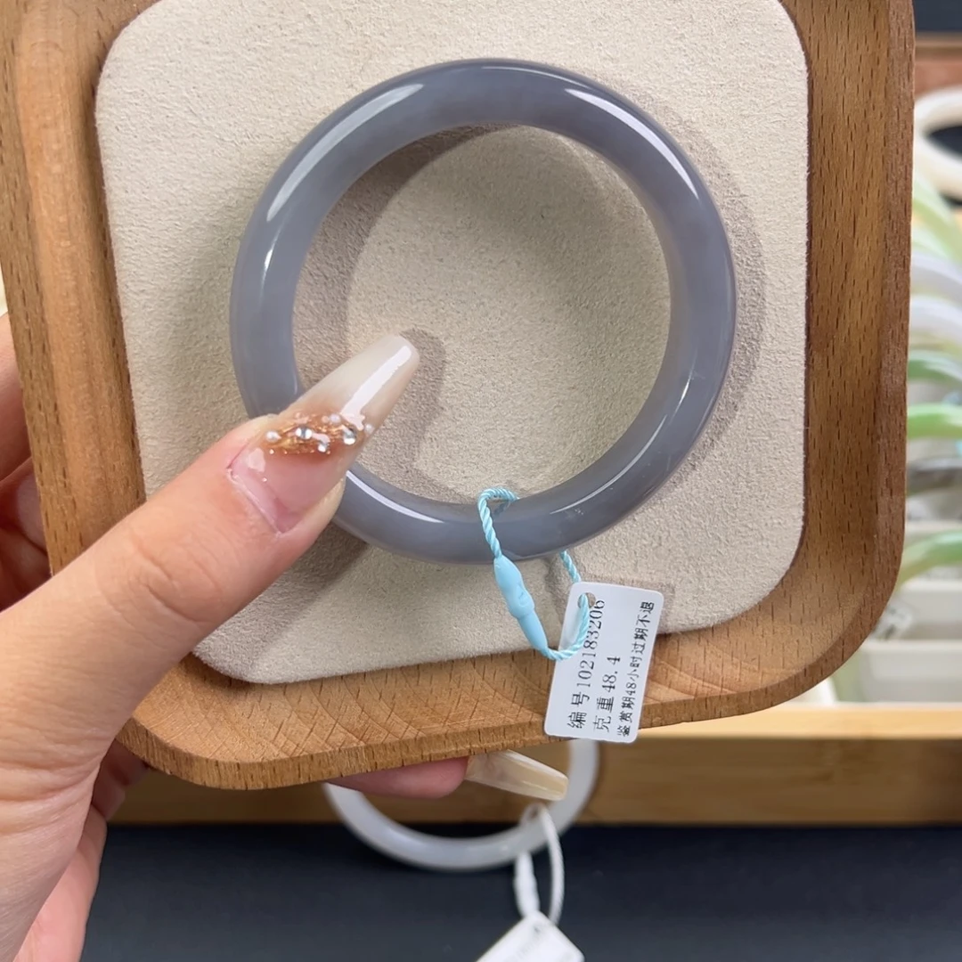 和田玉未镶嵌手镯有微瑕