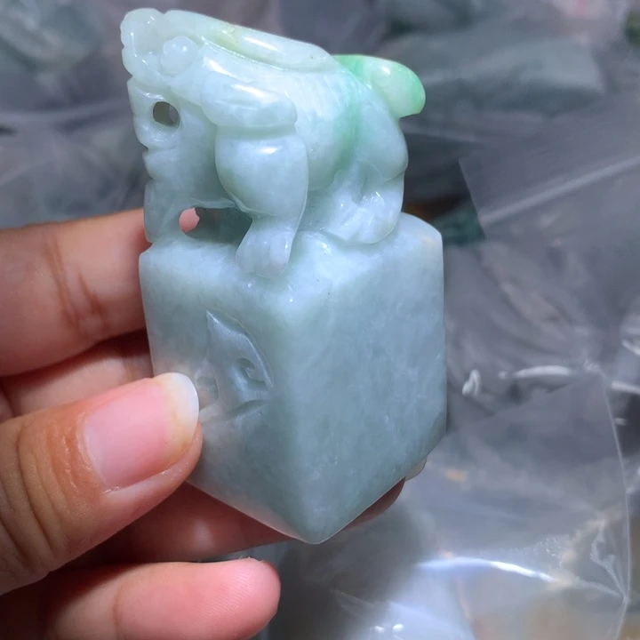 翡翠未镶嵌颈饰保真天然A货翡翠