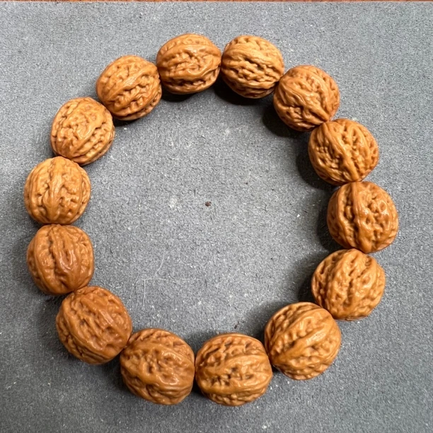 粗筋八棱麻花文玩核桃手串边17肚18高18厘米