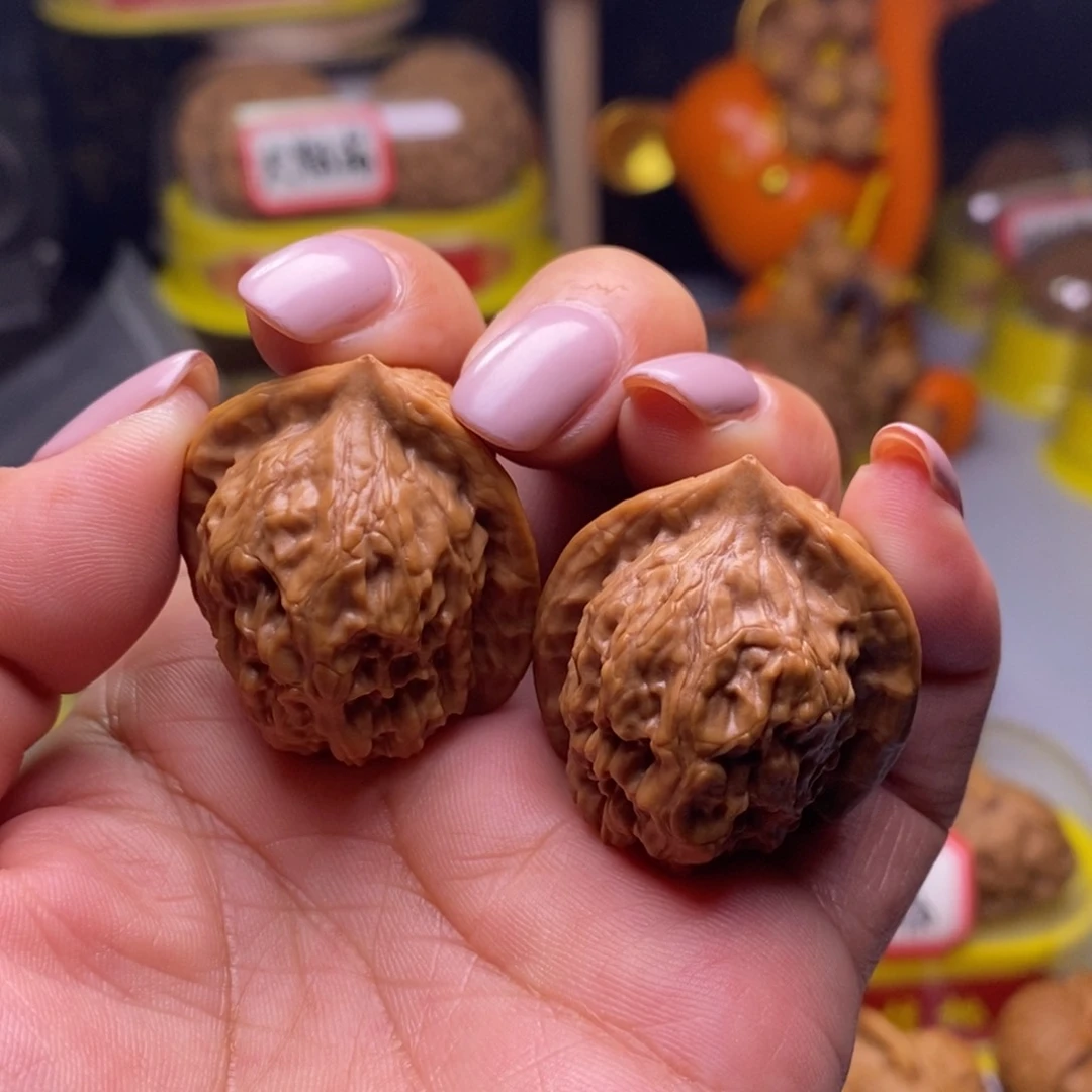 把件文玩核桃020大红袍手捻31尺全品