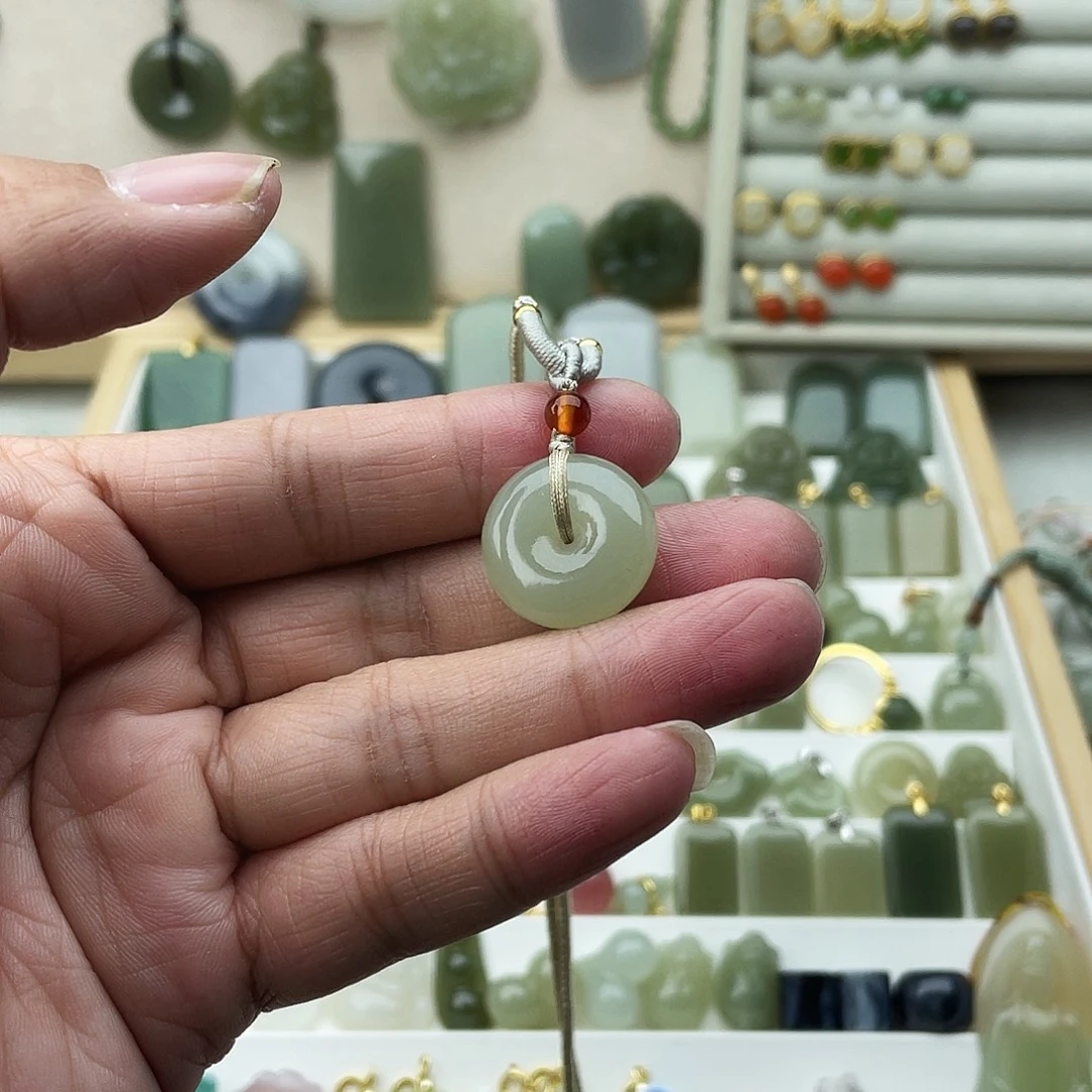 和田玉未镶嵌吊坠(不含链)