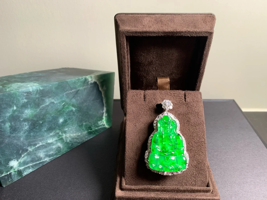 天然A货冰种满绿翡翠观音吊坠坠链