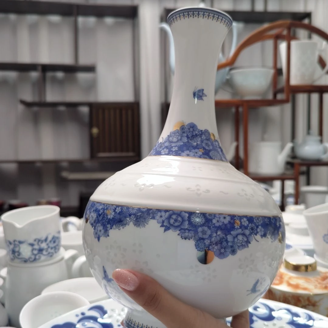 瓷花蔓天球瓶一个景德镇