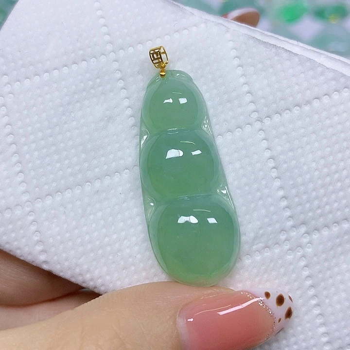 颈饰18K金镶嵌翡翠挂件