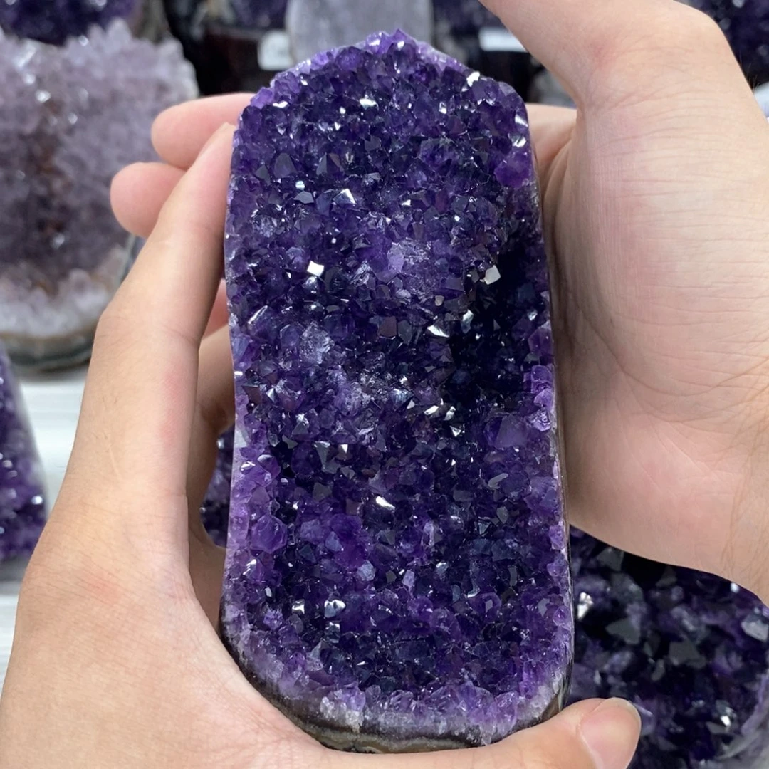 未镶嵌水晶大型摆件（非配饰）