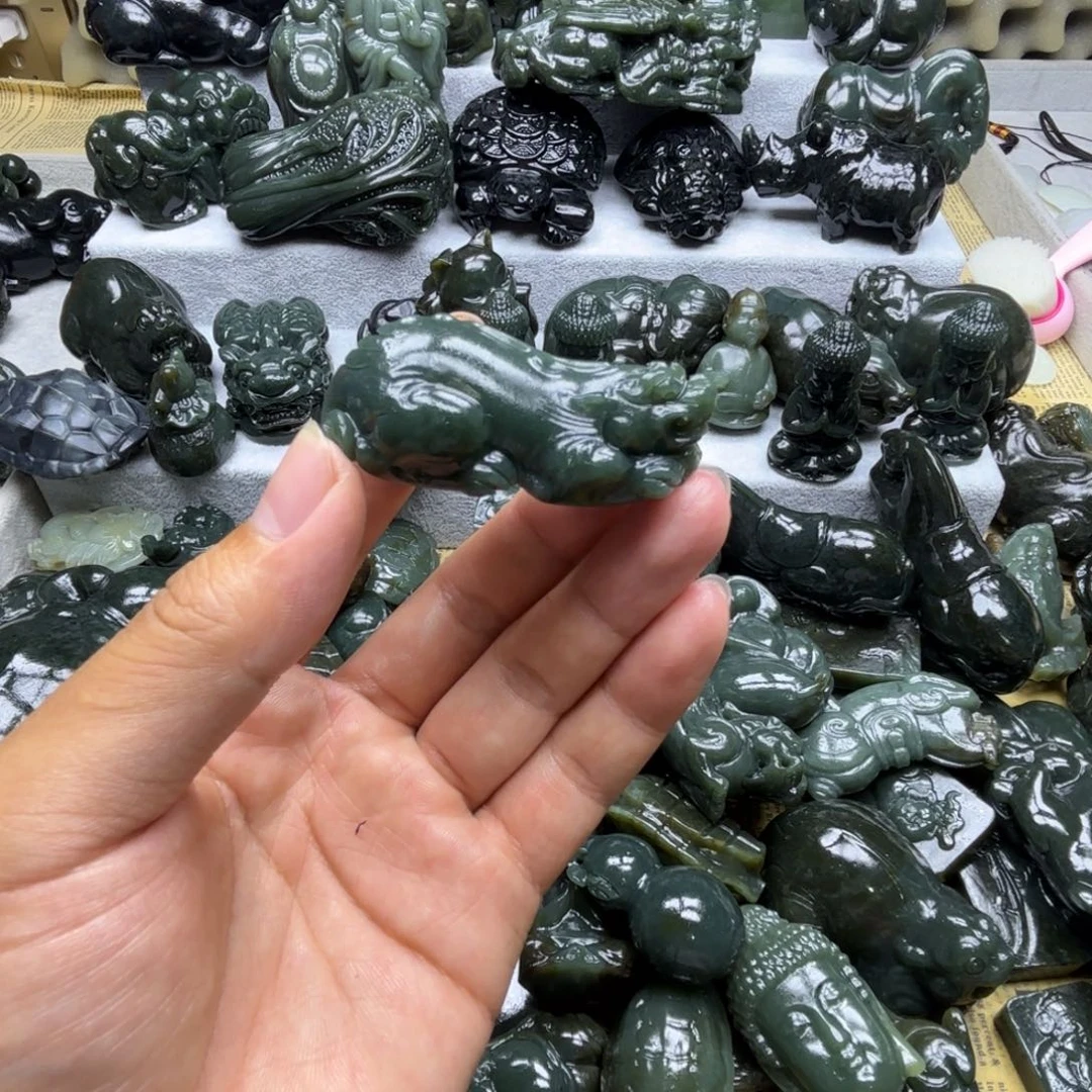 钟***声和田玉（糖玉）未镶嵌颈饰