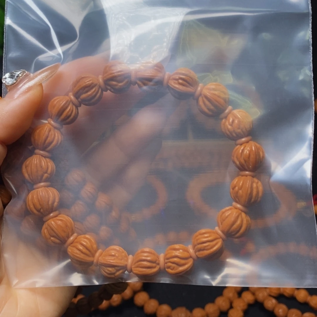 小***呆吊坠桃核秦岭文玩