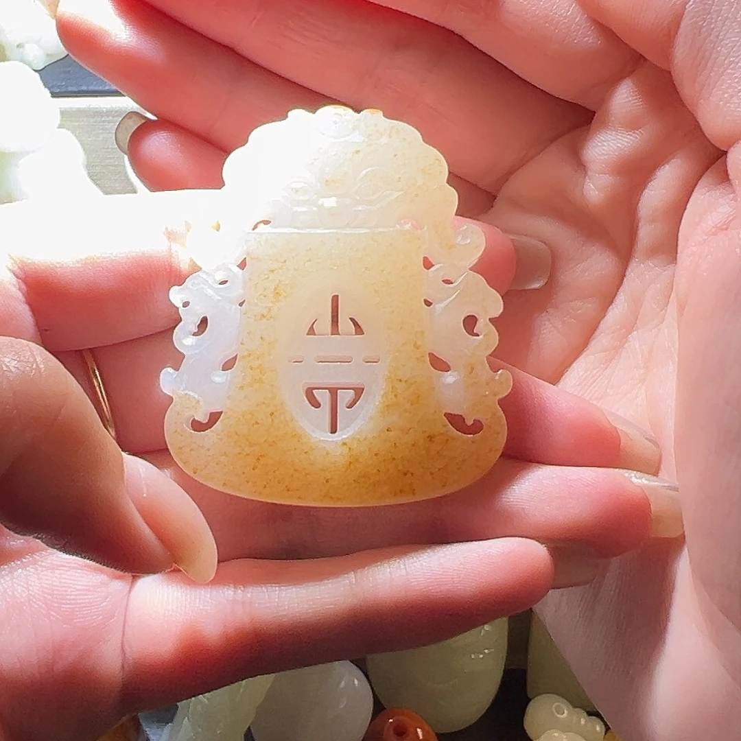 羽***和田玉未镶嵌颈饰