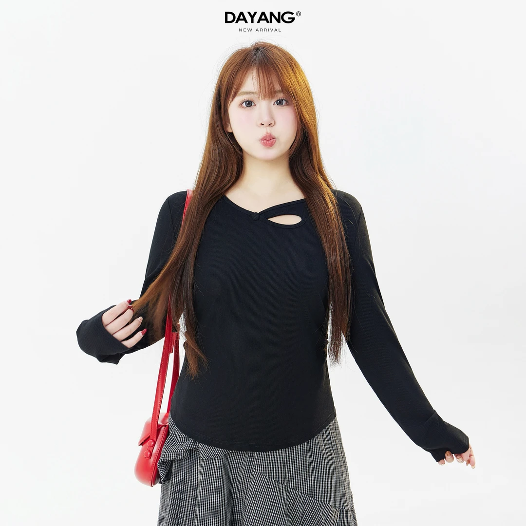 120斤的大杨 设计感镂空长袖t恤女春季正肩掐腰小个子上衣超好看