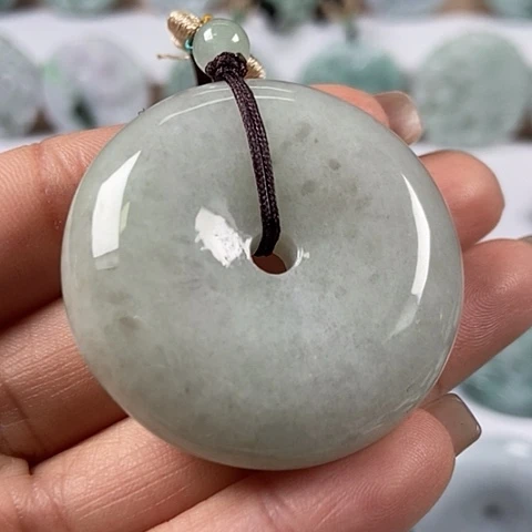 翡翠颈饰未镶嵌平安扣福利