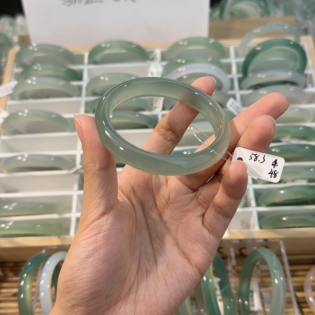 玛瑙/玉髓未镶嵌手镯圈口58.3