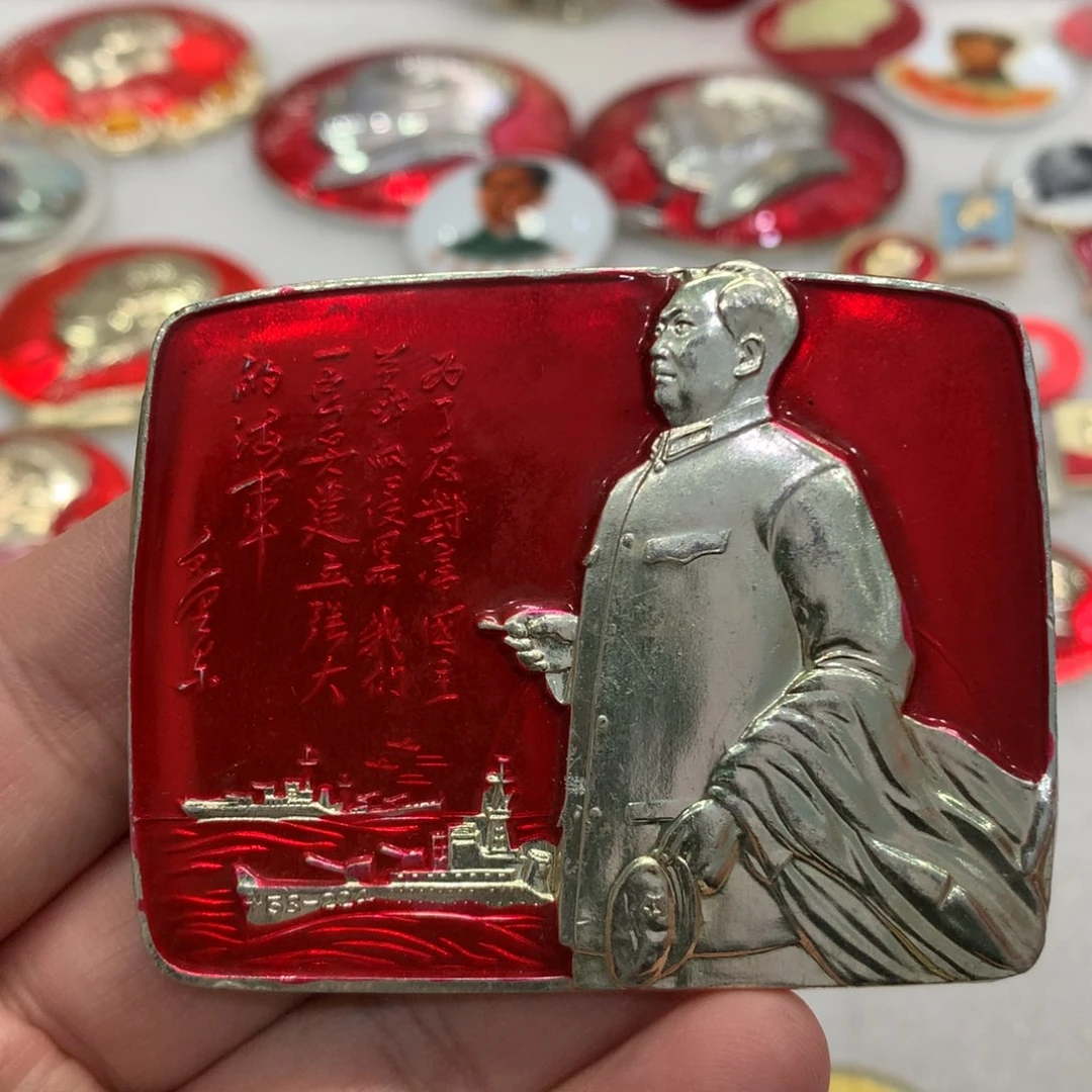 铝红章视察……视察海军舰艇部队十六周年