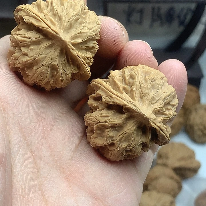 忕***佪文玩核桃吊坠苹果园