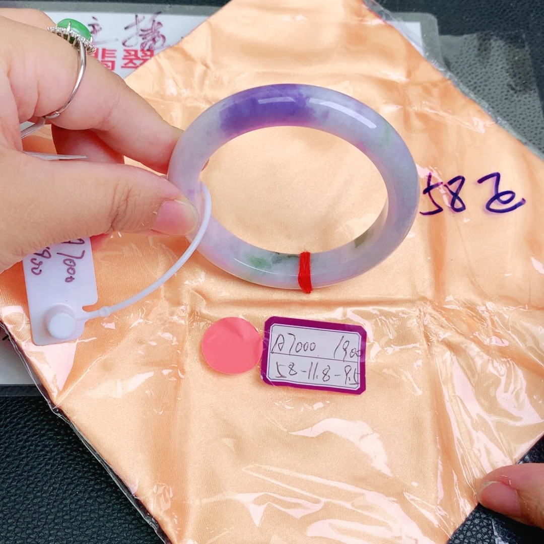 翡翠手镯未镶嵌缅甸翡翠