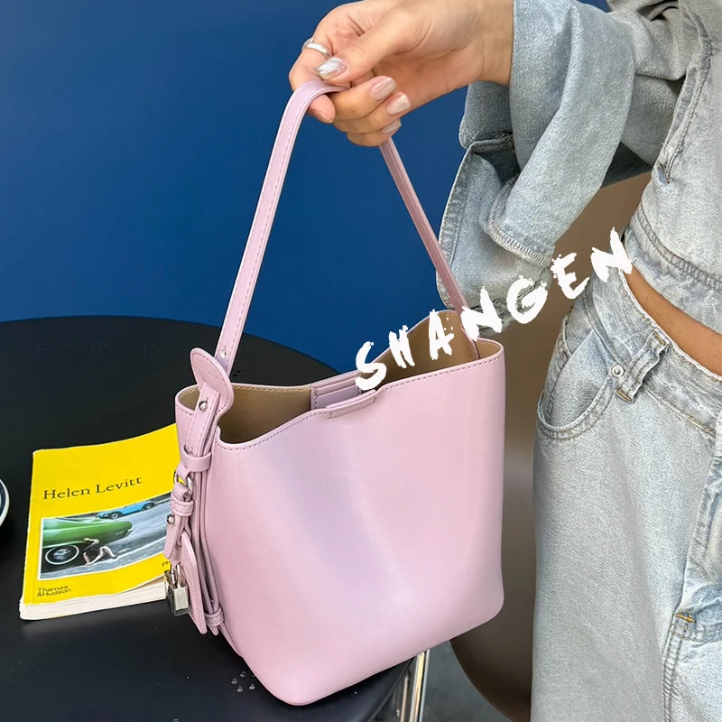 【云云】SK-92633-暮光紫-25*13*22-轻奢时尚女士新款手提水桶包