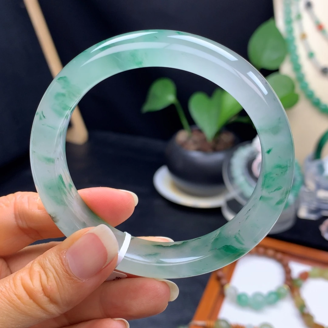 石英质玉未镶嵌手镯