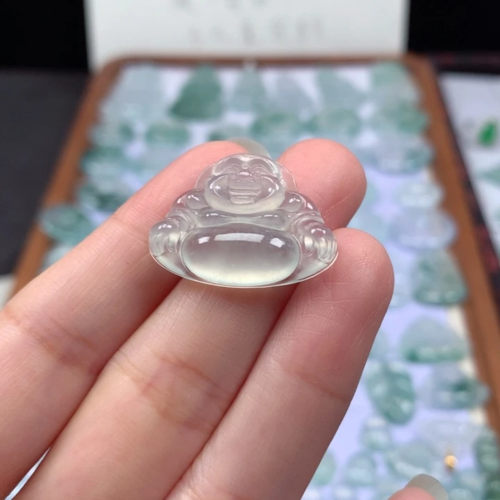 颈饰未镶嵌翡翠冰种佛公