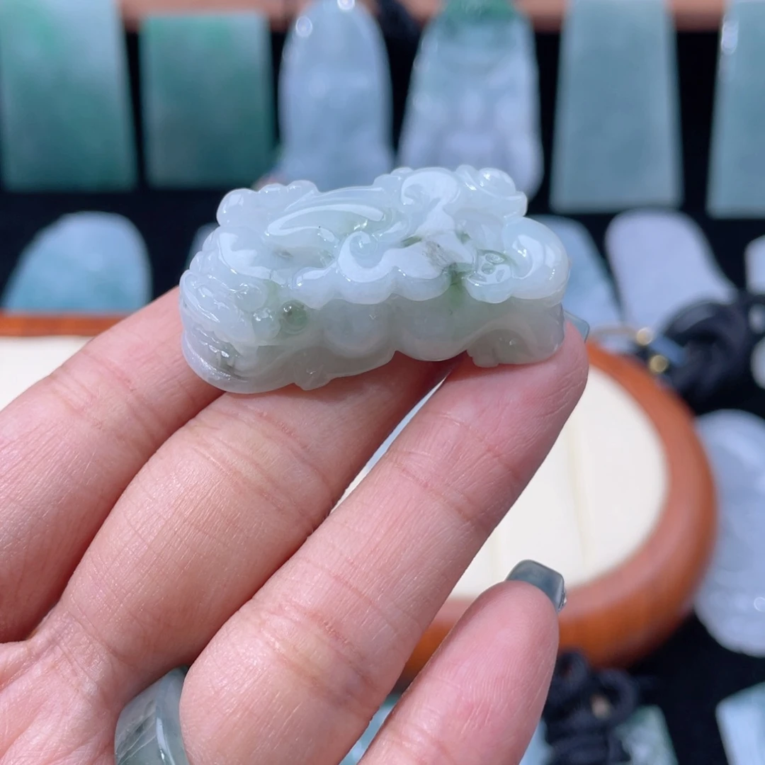 颈饰未镶嵌翡翠貔貅