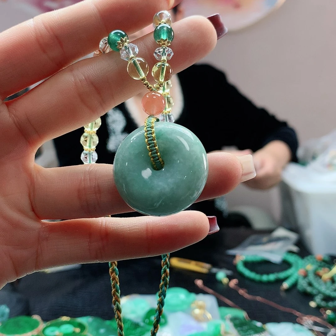 【闪购商品】翡翠吊坠(赠链)未镶嵌