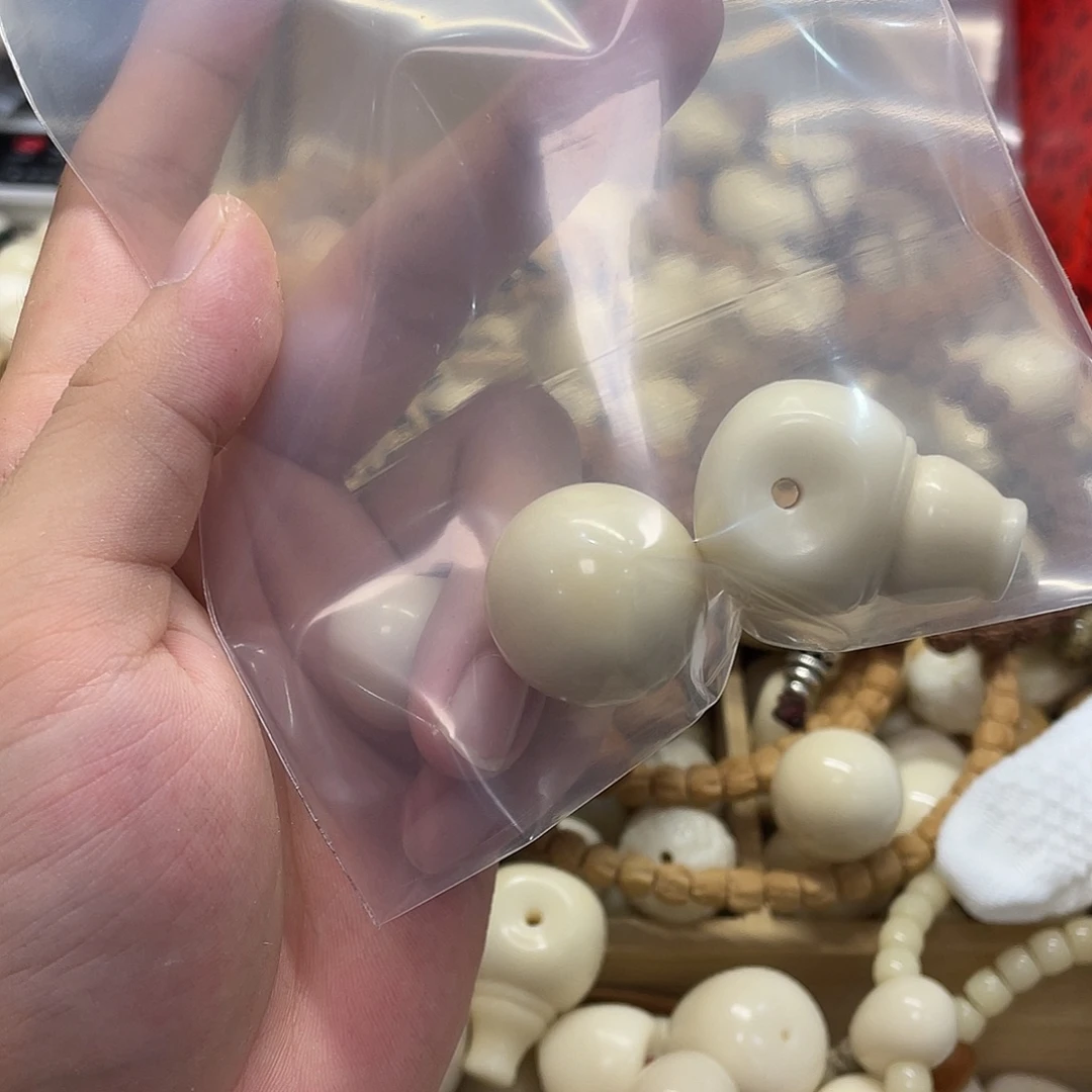 ****上吊坠菩提根/象牙果