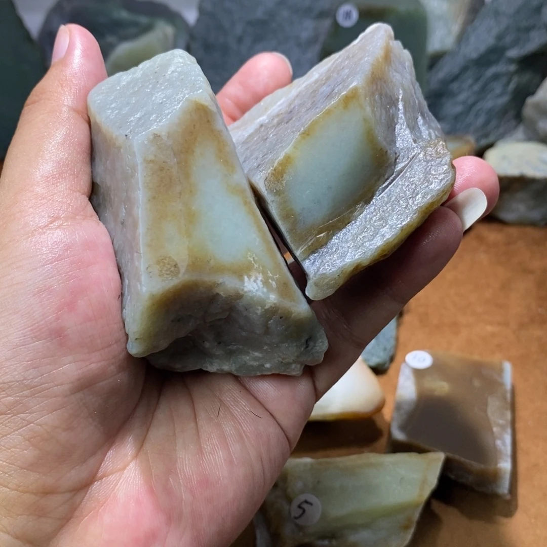 和田玉未镶嵌珠宝半成品过****5