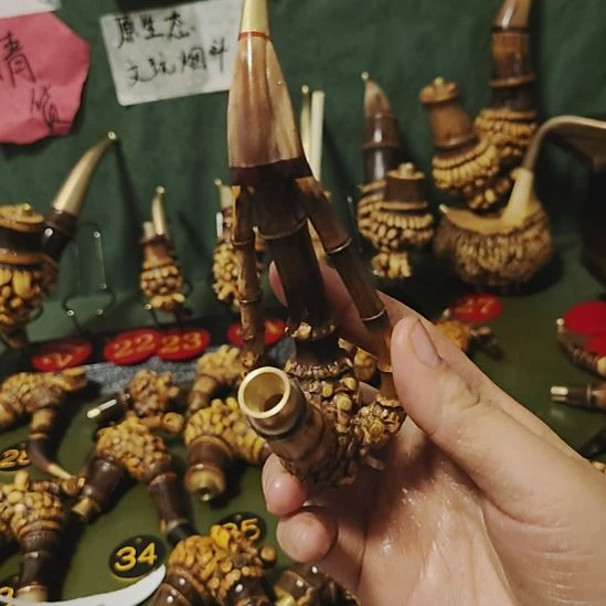 杨***承贵州特色竹根烟斗工艺品手把件