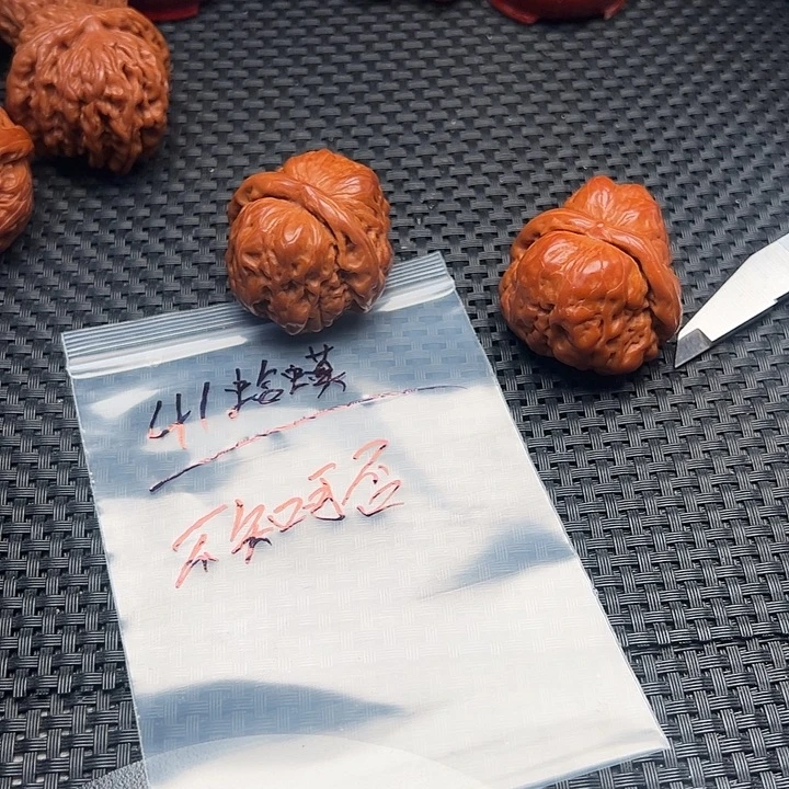 不***否文玩核桃把件蛤蟆头